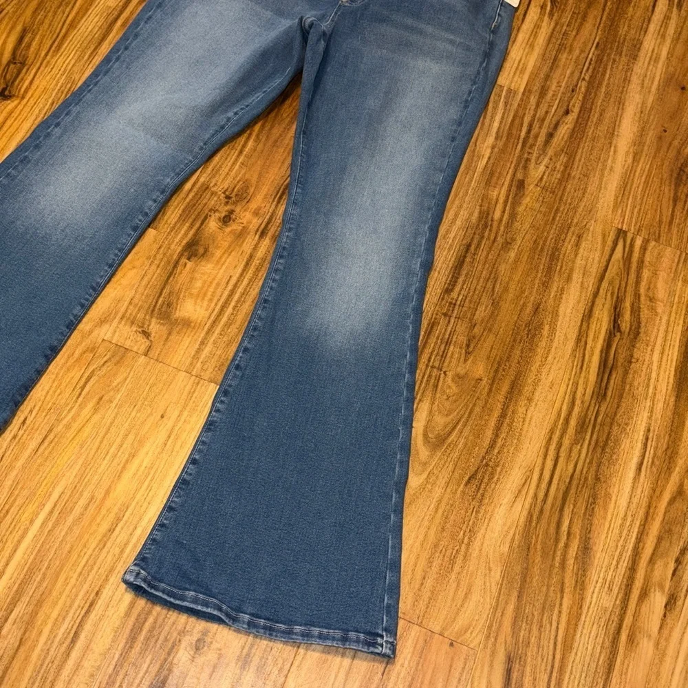 Free people We The Free women XL 16 18 Flare Jeans CRVY Infinite Stretch Pull On